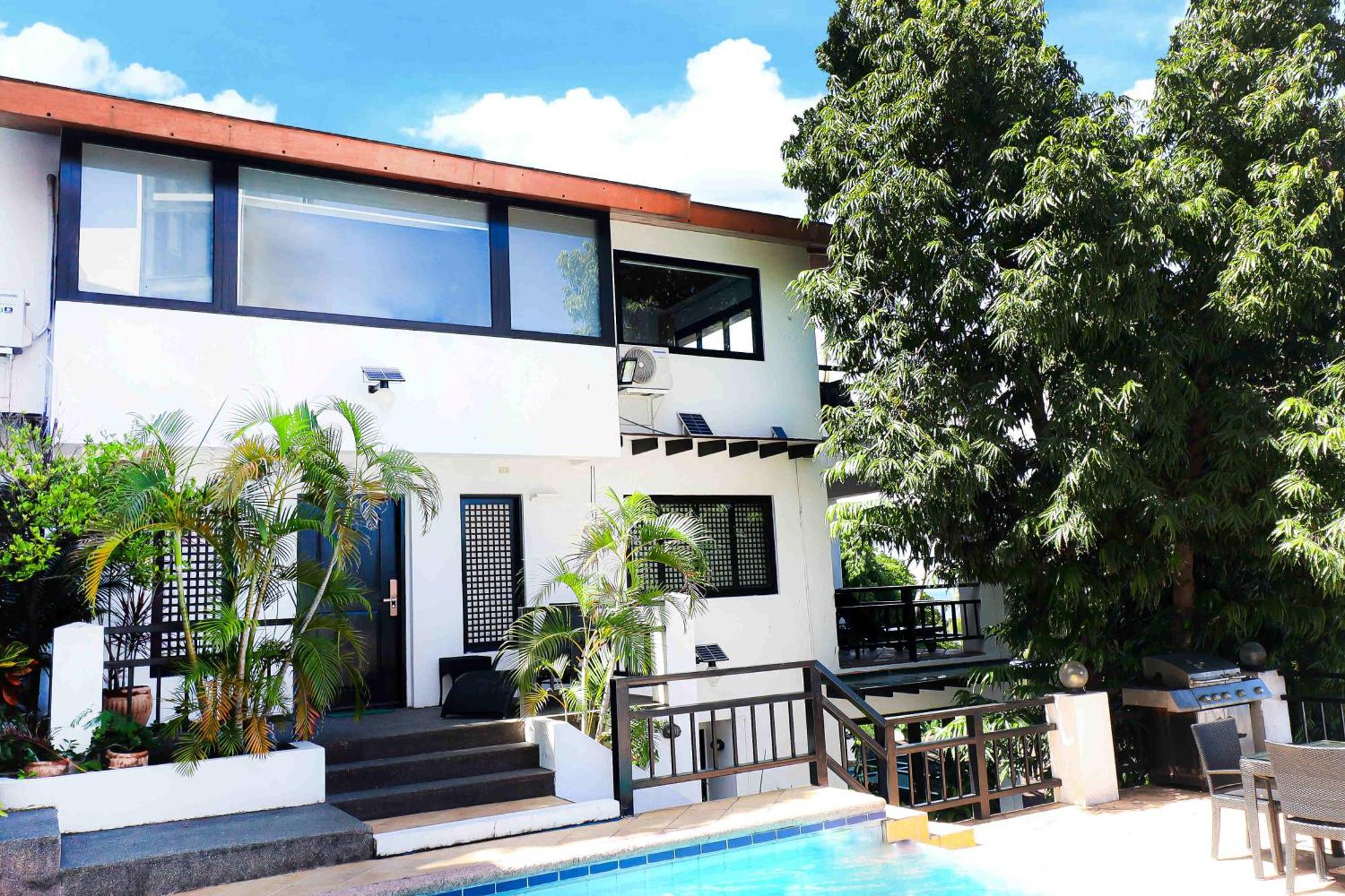Out Of The Blue Resort Puerto Galera Szoba fotó