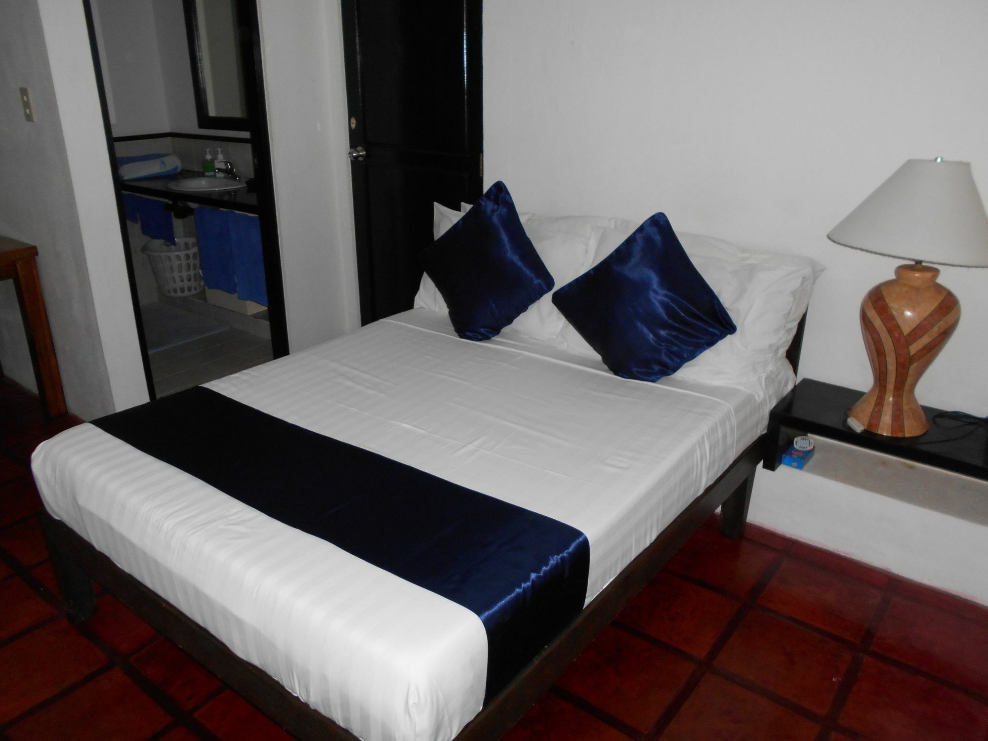 Out Of The Blue Resort Puerto Galera Kültér fotó